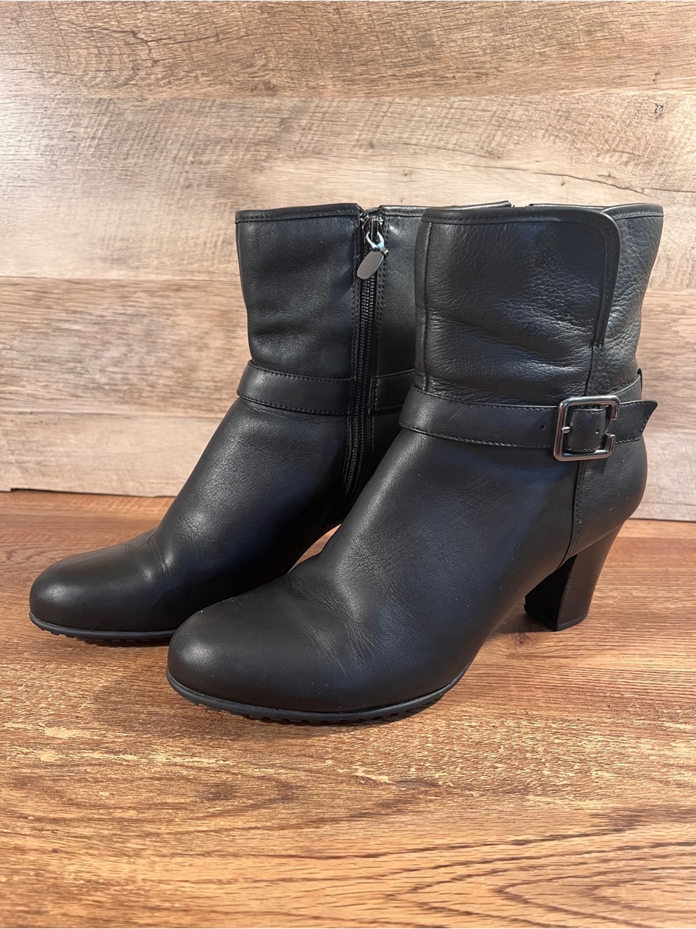 Clarks Artisan Study Grade Black Leather Buckle Ankle Boots Size 10M